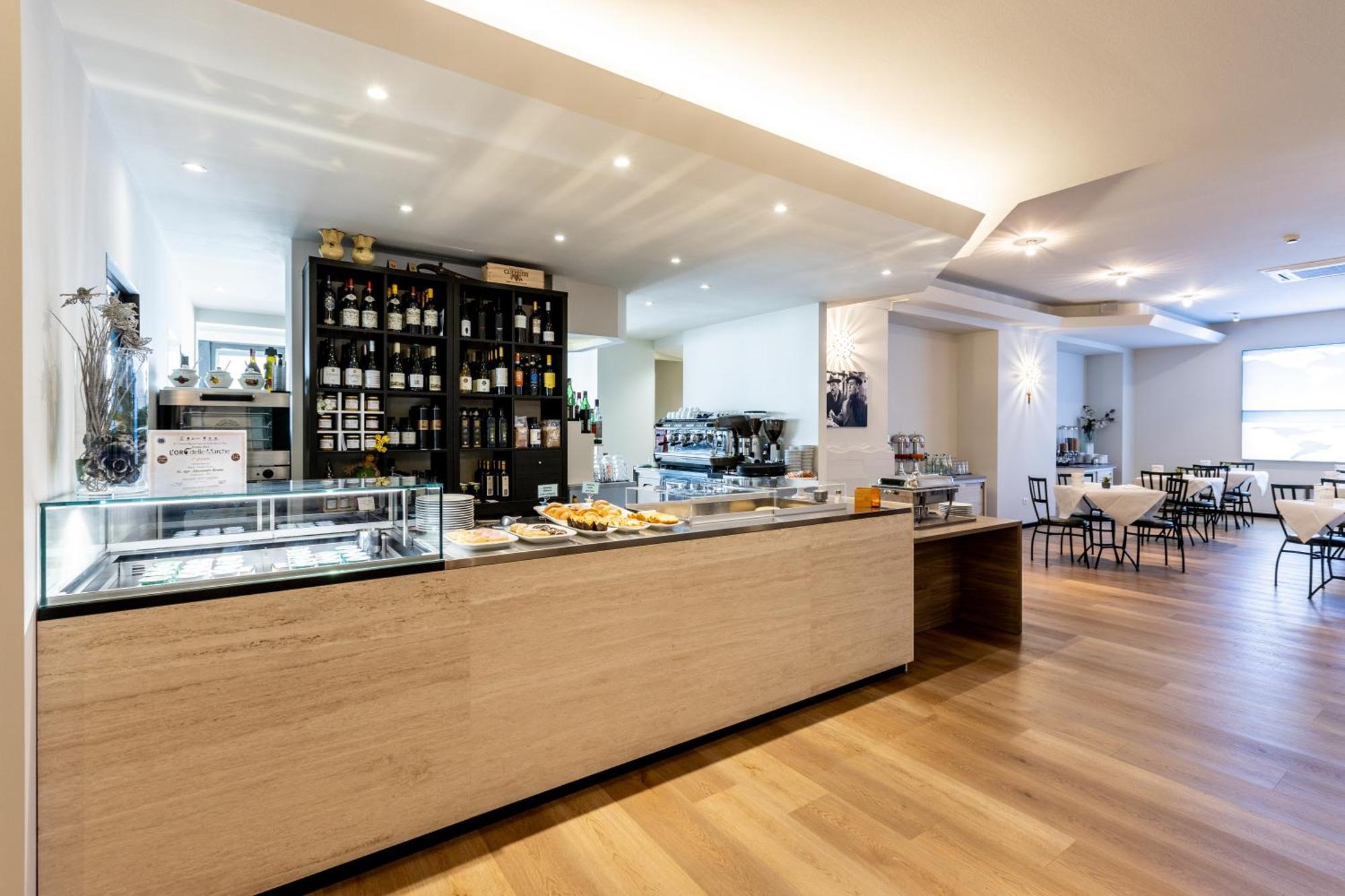 Astoria Hotel Pesaro Eksteriør billede