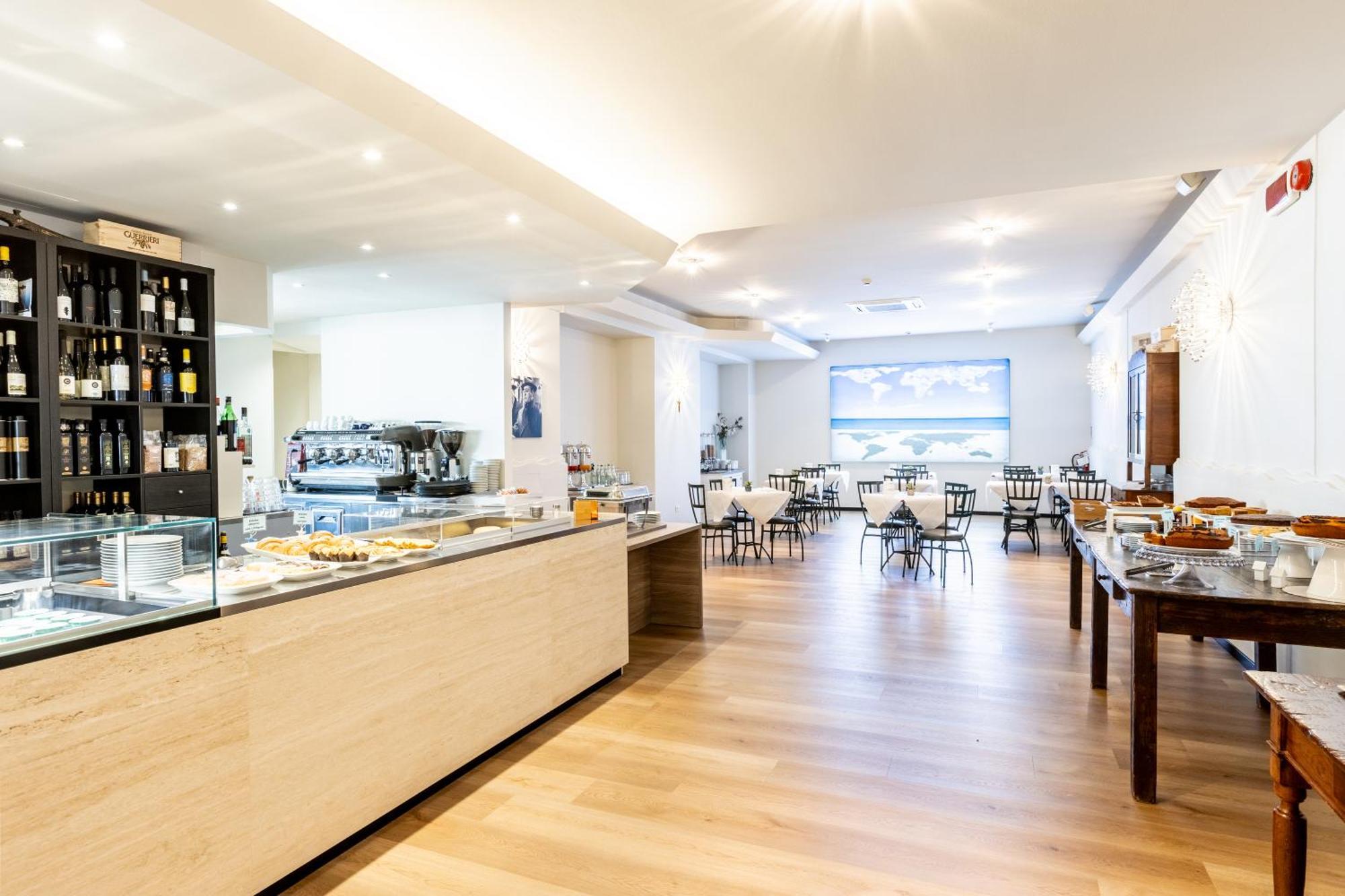 Astoria Hotel Pesaro Eksteriør billede