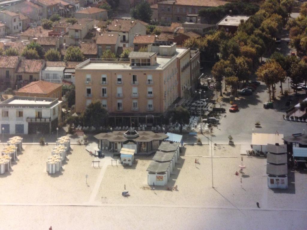 Astoria Hotel Pesaro Eksteriør billede